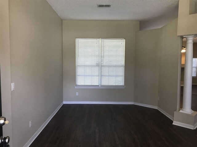 Building Photo - 10300 Meadow Point Drive