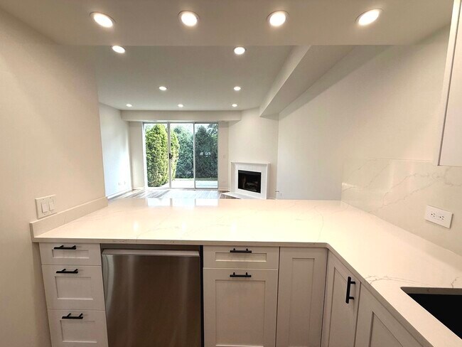 Foto del edificio - 7825 Darien Lakes Dr