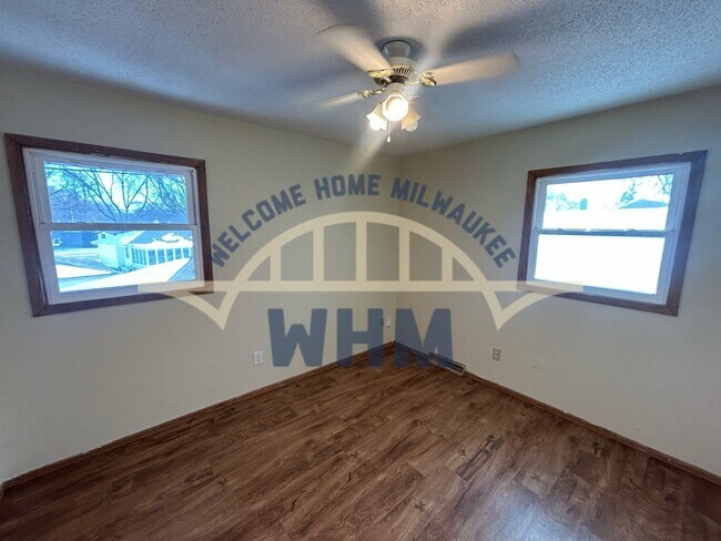 Building Photo - 6580 N 73rd St