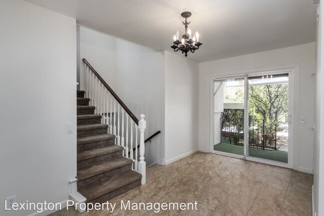 Building Photo - 4 br, 2 bath House - 9553 Woodley Ave