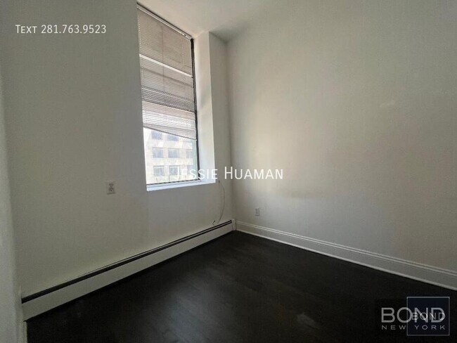 Building Photo - 957 Second Ave -3