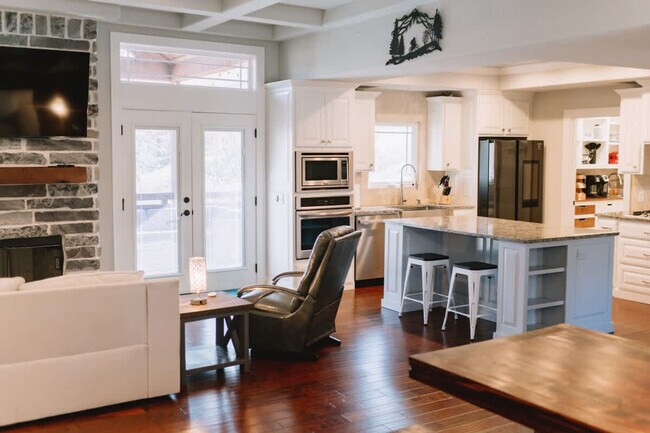 Foto del edificio - 1906 Almand Dr