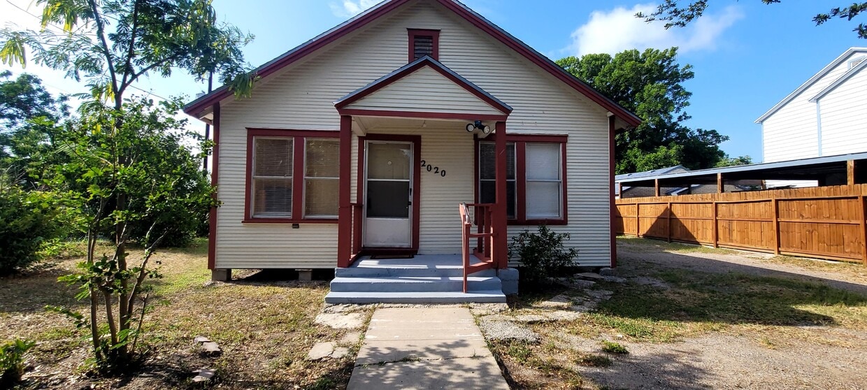 Primary Photo - 2020 Buford St