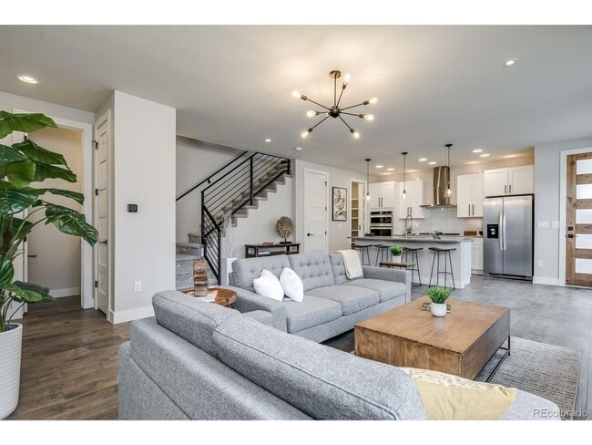 Foto del edificio - ONE MONTH FREE - Modern 3BR Townhome in Denver