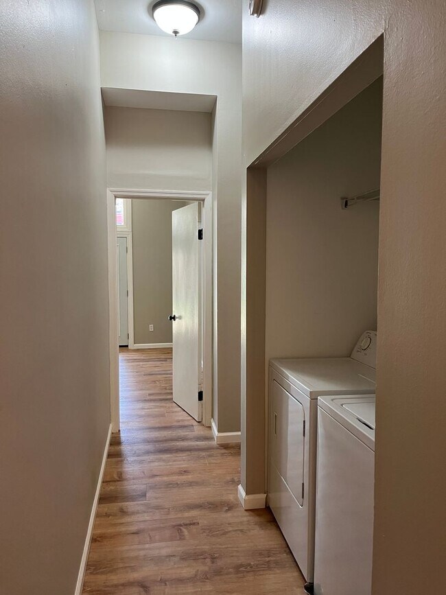 Foto del edificio - 2 Bedroom/1 Bath in Soulard - Washer+Dryer in Unit!
