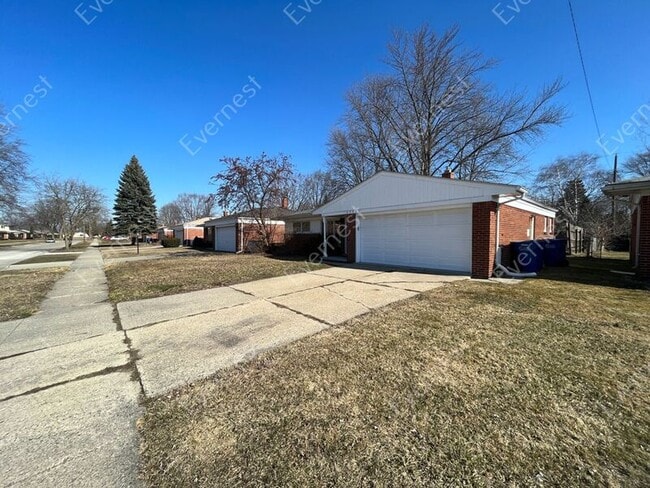 Building Photo - 25552 Audrey Ave