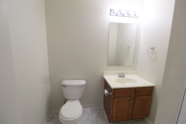 Foto del edificio - 869 Camelot Ln