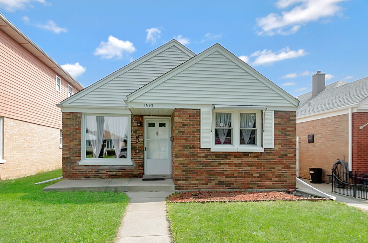 1643 N 23rd Ave, Melrose Park, IL 60160 House Rental in Melrose Park