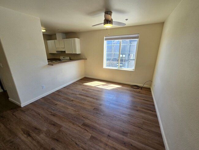 Building Photo - MOVE-IN SPECIAL: $700 OFF THE FIRST FULL M...