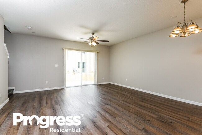Building Photo - 693 Cresting Oak Cir