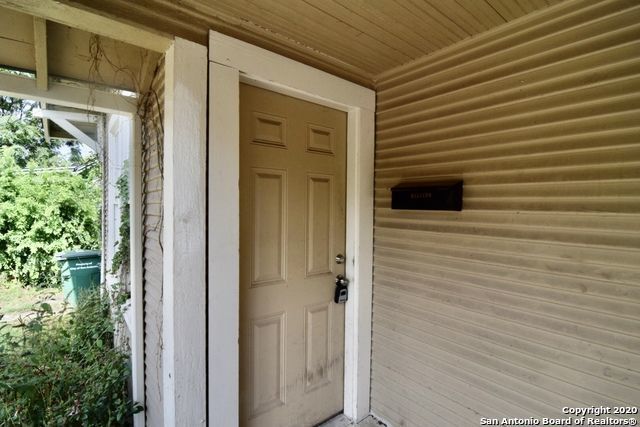 Building Photo - 431 Blue Bonnet St