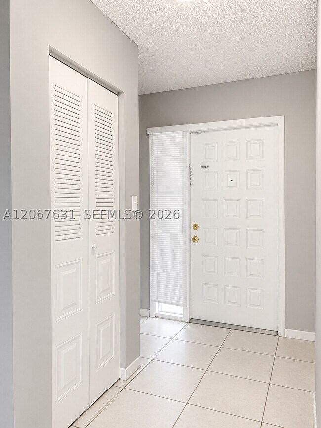 Building Photo - 9221 SW 138th Pl