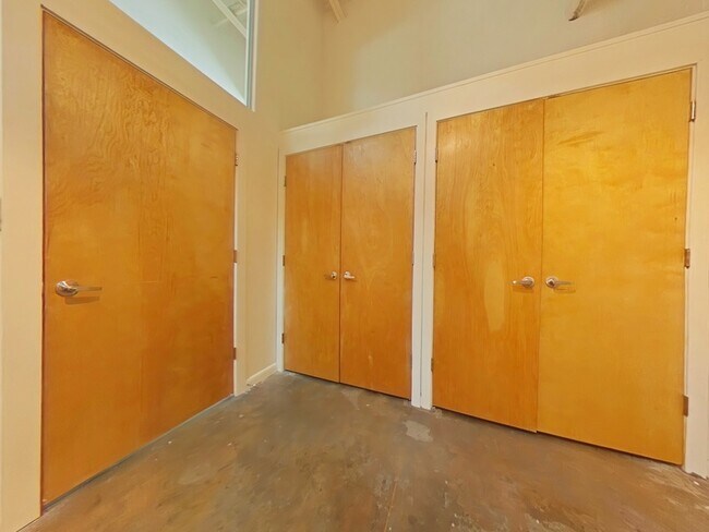 Building Photo - 1011 W Marshall St