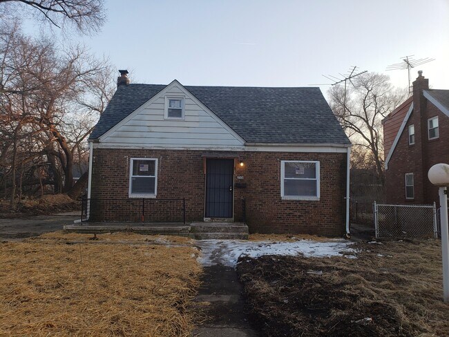 Foto del edificio - SPACIOUS HOME -  4 bedroom 2 bathroom - Se...