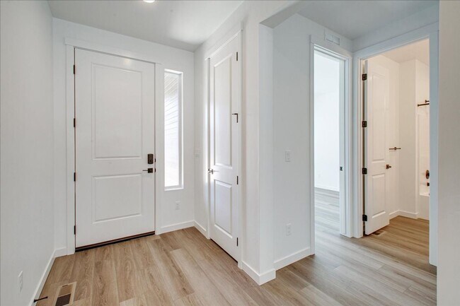 Foto del edificio - Stylish New Star Home with Resort-Style Perks