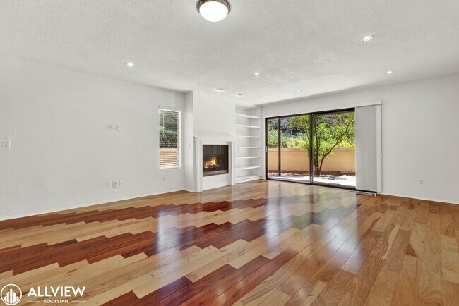 Foto del edificio - *MOVE-IN SPECIAL $100 OFF FIRST MONTH'S RE...