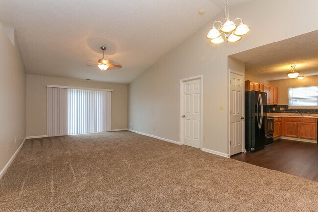 Foto del edificio - 1327 Grand Canyon Cir