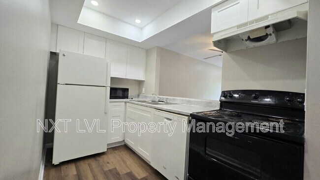 Foto del edificio - 3311 Skyline Blvd