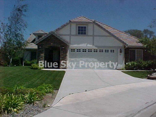 Building Photo - 587 Windmill Ct