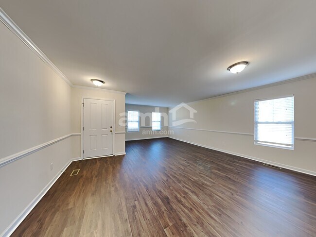 Building Photo - 290 Woodcreek Lane