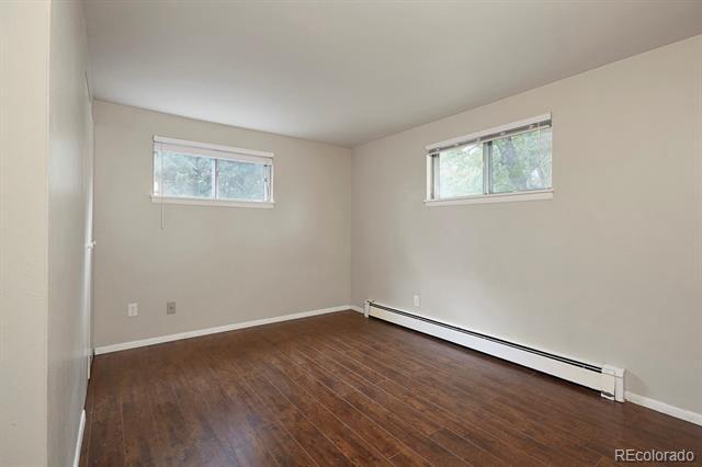 Foto del edificio - 241 Elmwood Dr