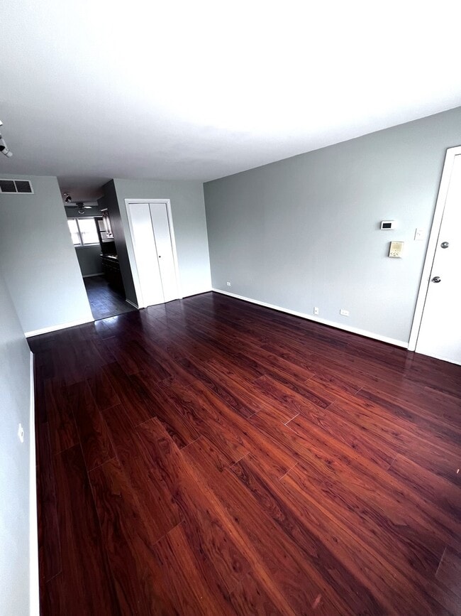 Building Photo - 3170 W Meadow Ln Dr