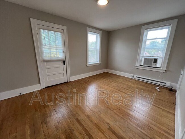 Foto del edificio - 2173 Big Bend Blvd