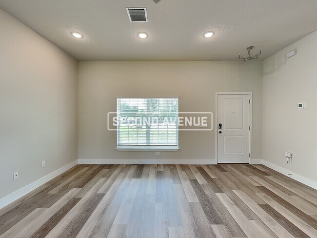 Foto del edificio - 24 Uline Pl