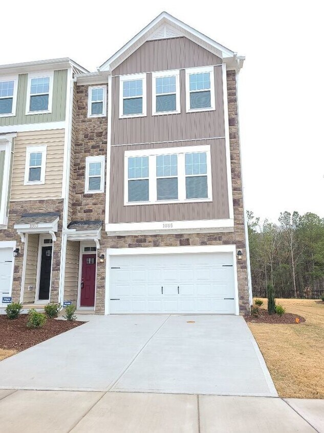 Foto principal - 1035 Falling Rock Pl