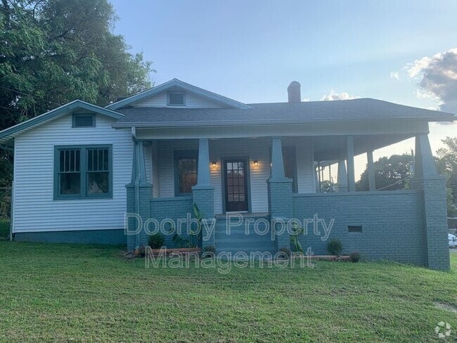 Building Photo - 2300 Elmendorf St