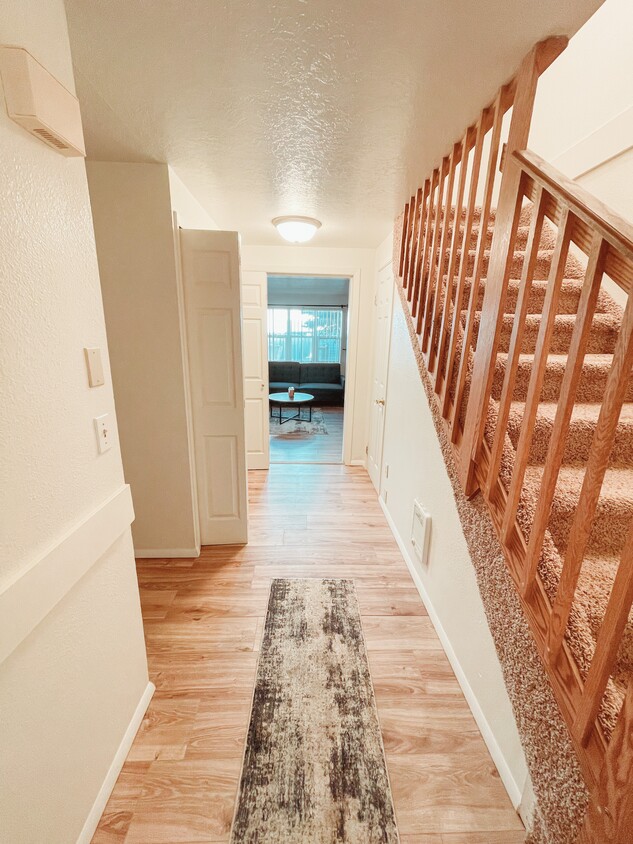 Primary Photo - Mactavish Court