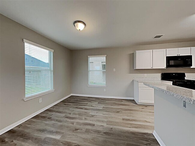 Foto del edificio - 21418 Palma Grove Way