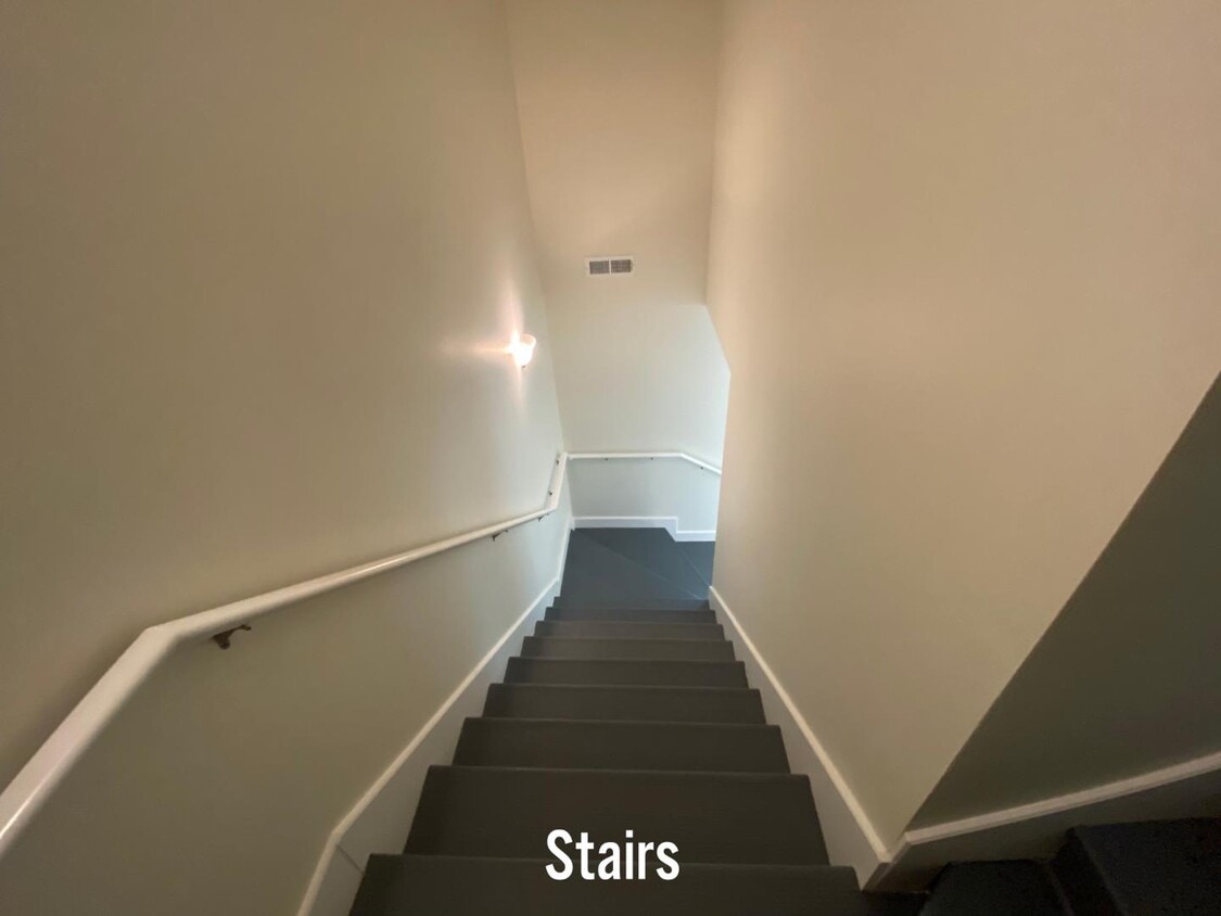 Primary Photo - 5200 Cub Cir