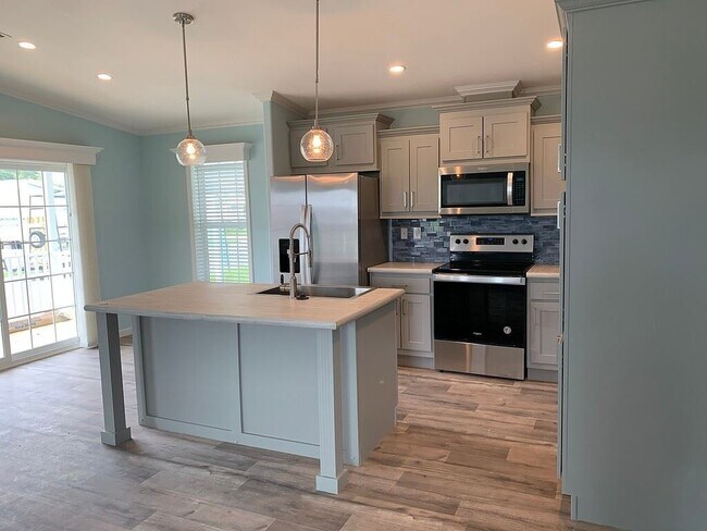 Foto del edificio - 6429 Forest Lake Dr
