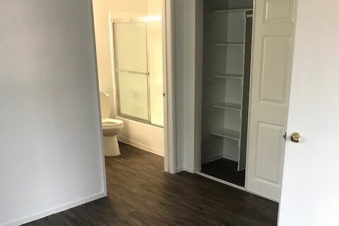 Foto principal - 2715 James M Wood Blvd