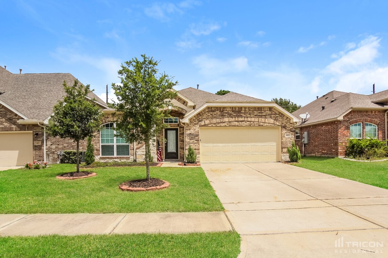 Foto principal - 407 American Black Bear Drive Crosby TX