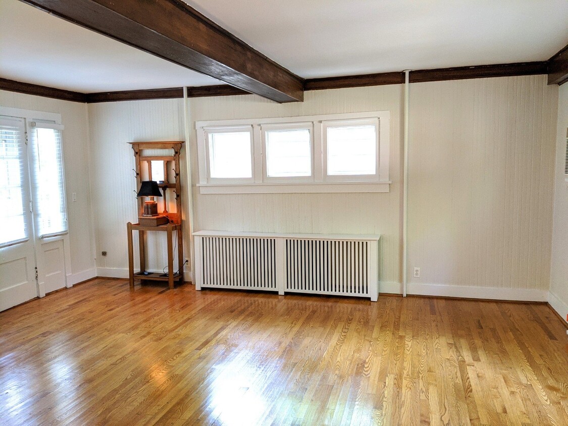 Primary Photo - 815 Lincoln Street Apt #CH, Evanston, IL 6...
