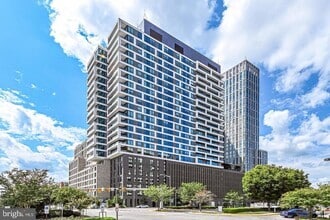 Building Photo - 1650 Silver Hill Dr