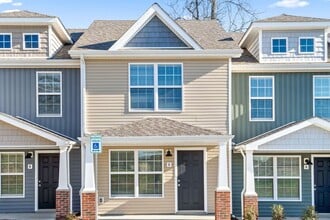 Building Photo - 645 Stowe Ct