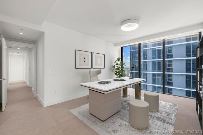 Foto del edificio - 700 NE 24th St