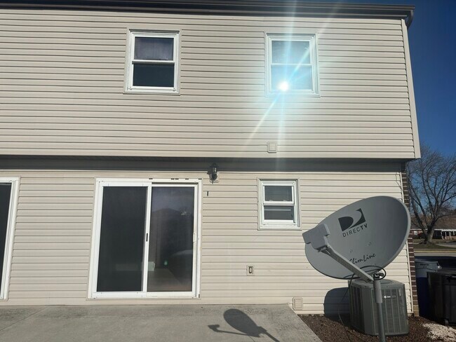 Foto del edificio - 618 Cricket Ln