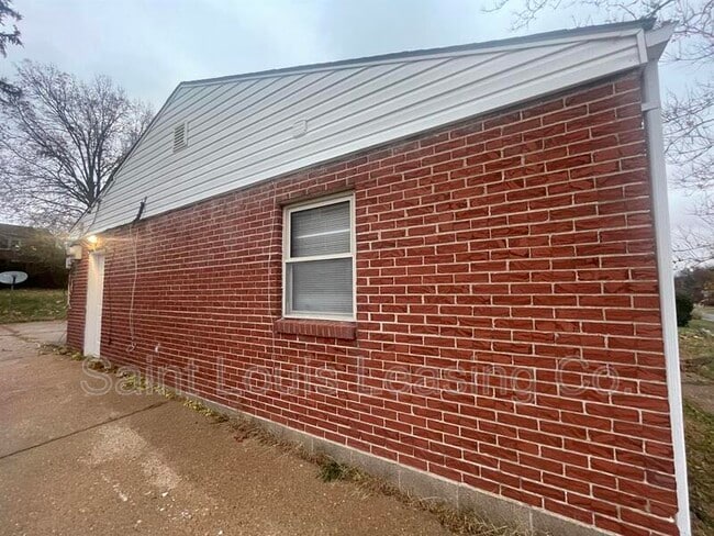 Building Photo - 10235 Midland Blvd