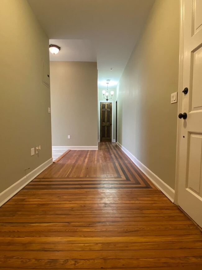 Building Photo - 155 Beacon Hill Dr