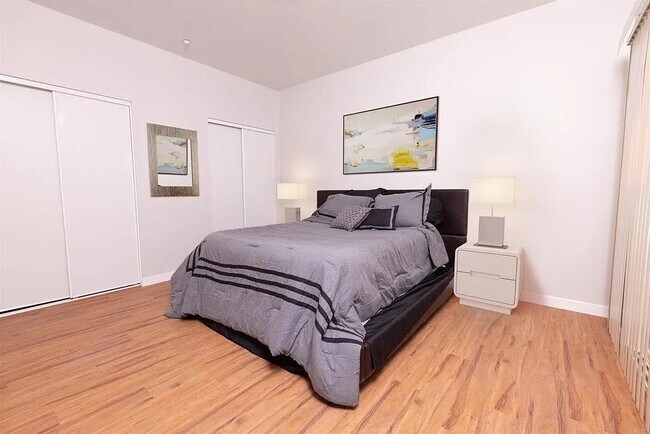 Building Photo - 9728 Marilla Dr