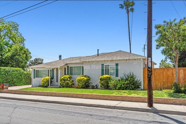 Building Photo - 816 Oro St