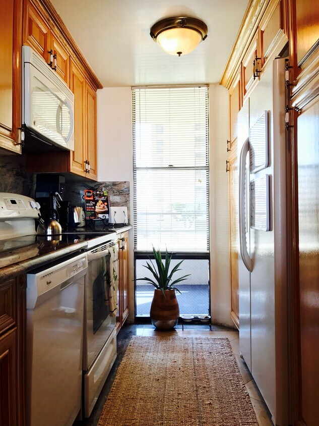 Foto principal - 4265 Marina City Dr