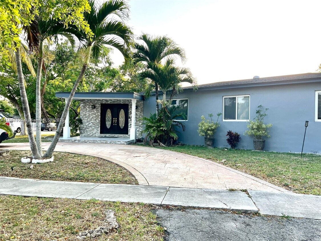 Primary Photo - 205 NW 128th St