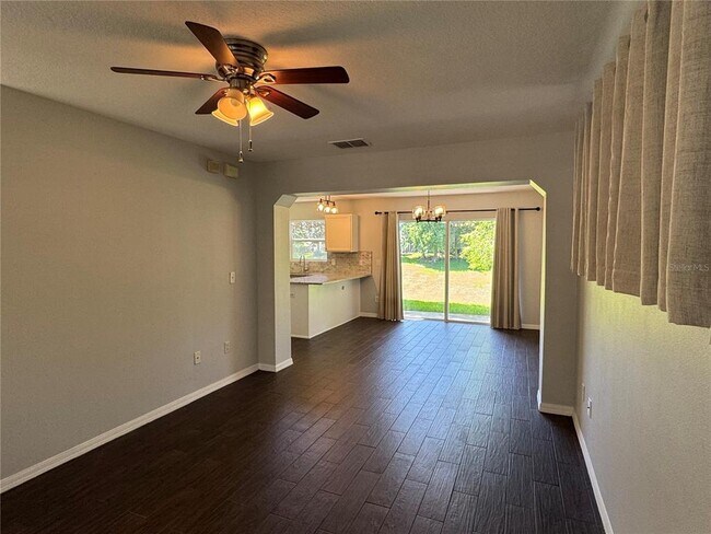 Foto del edificio - 2915 Amber Oak Dr