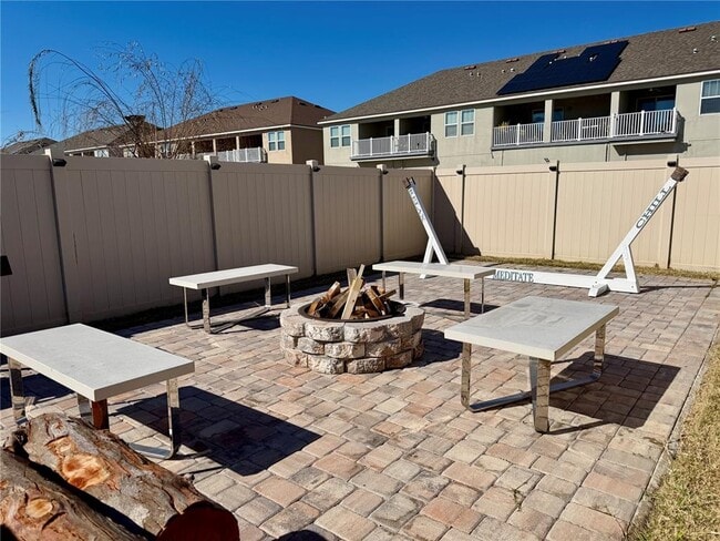 Foto del edificio - 1750 Bright Sky Dr