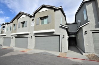 Building Photo - 544 Teovani St